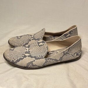 Pedro Garcia Slip On Flat Grey White Python Print Leather Loafers 41